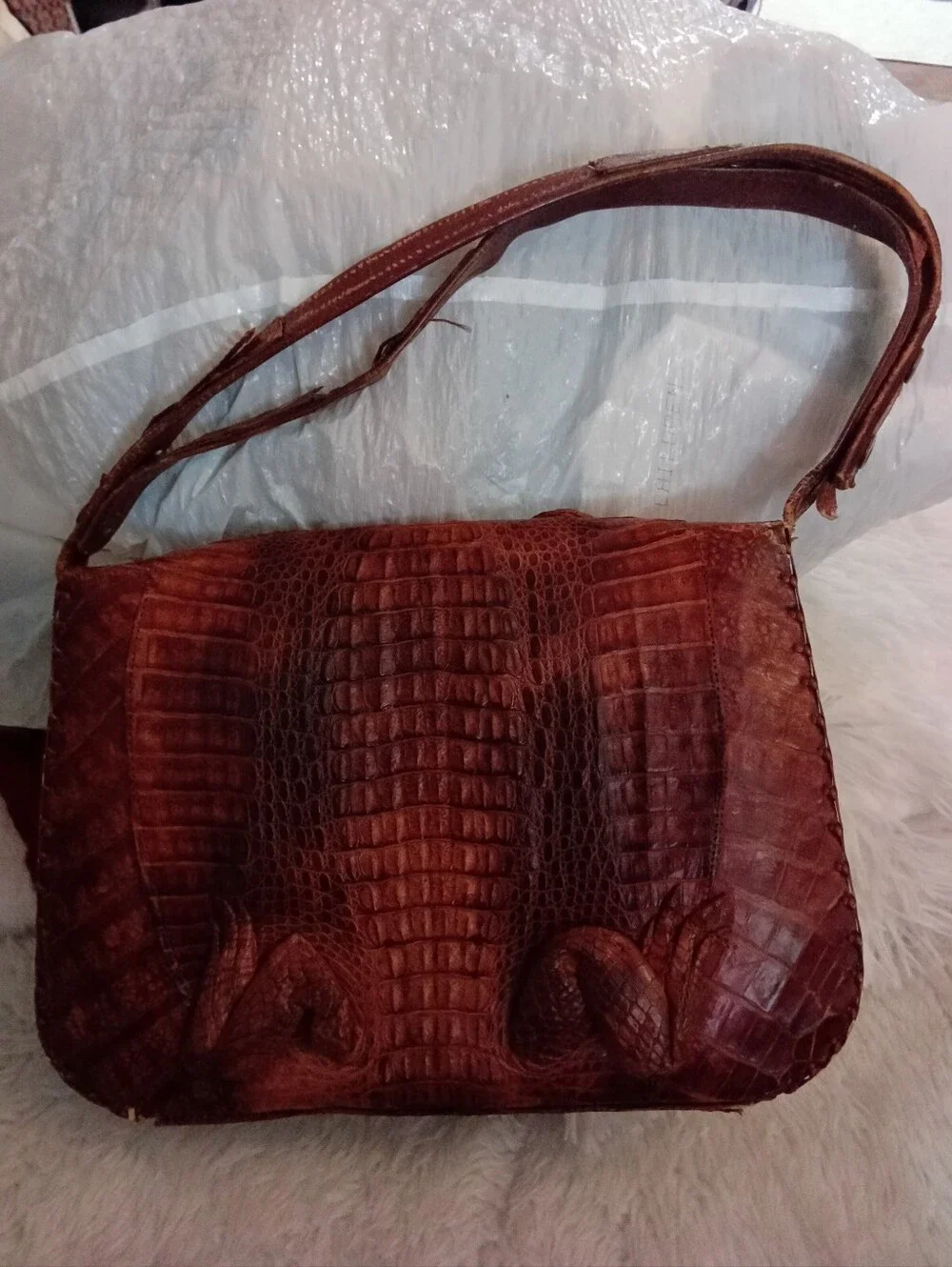 Vtg. Genuine Taxidermy Alligator-Embossed Boho Leather Shoulder Bag - Picture 2 of 10